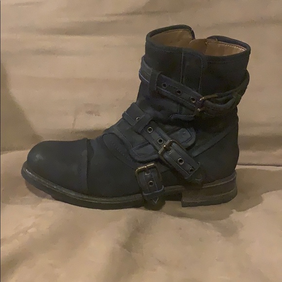 Gorgeous Italian Leather Navy Blue Ugg Moto Boots - Picture 9 of 13